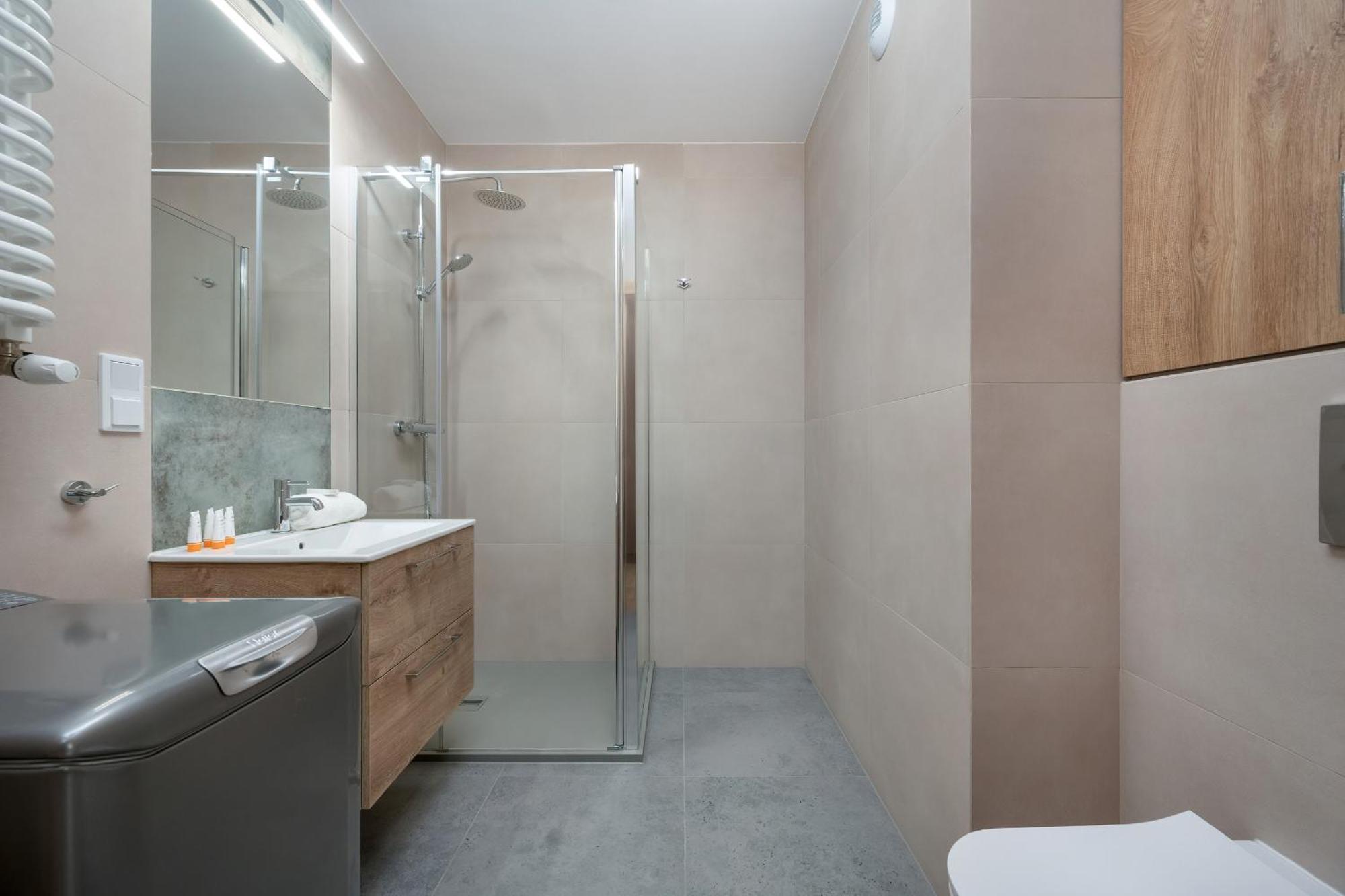 Wroclaw 1-Bedroom Apartment With Parking & Balcony By Noclegi Renters Экстерьер фото
